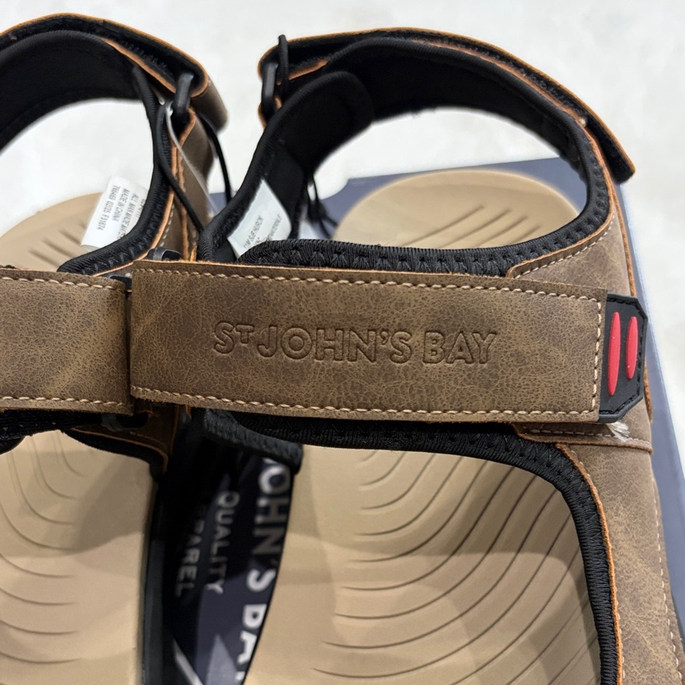St. John's Bay Men's Tan and Black Sandals,Size 11-M - Picture 4 of 17